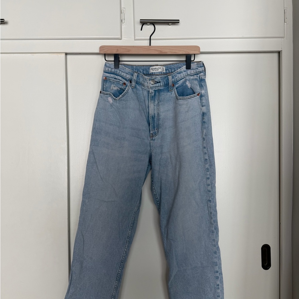 Abercrombie & Fitch Ankle Straight Ultra High Rise Jeans